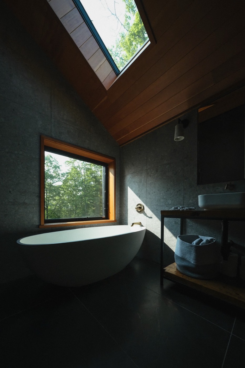 Enhabit warm cottage interior with wood accents